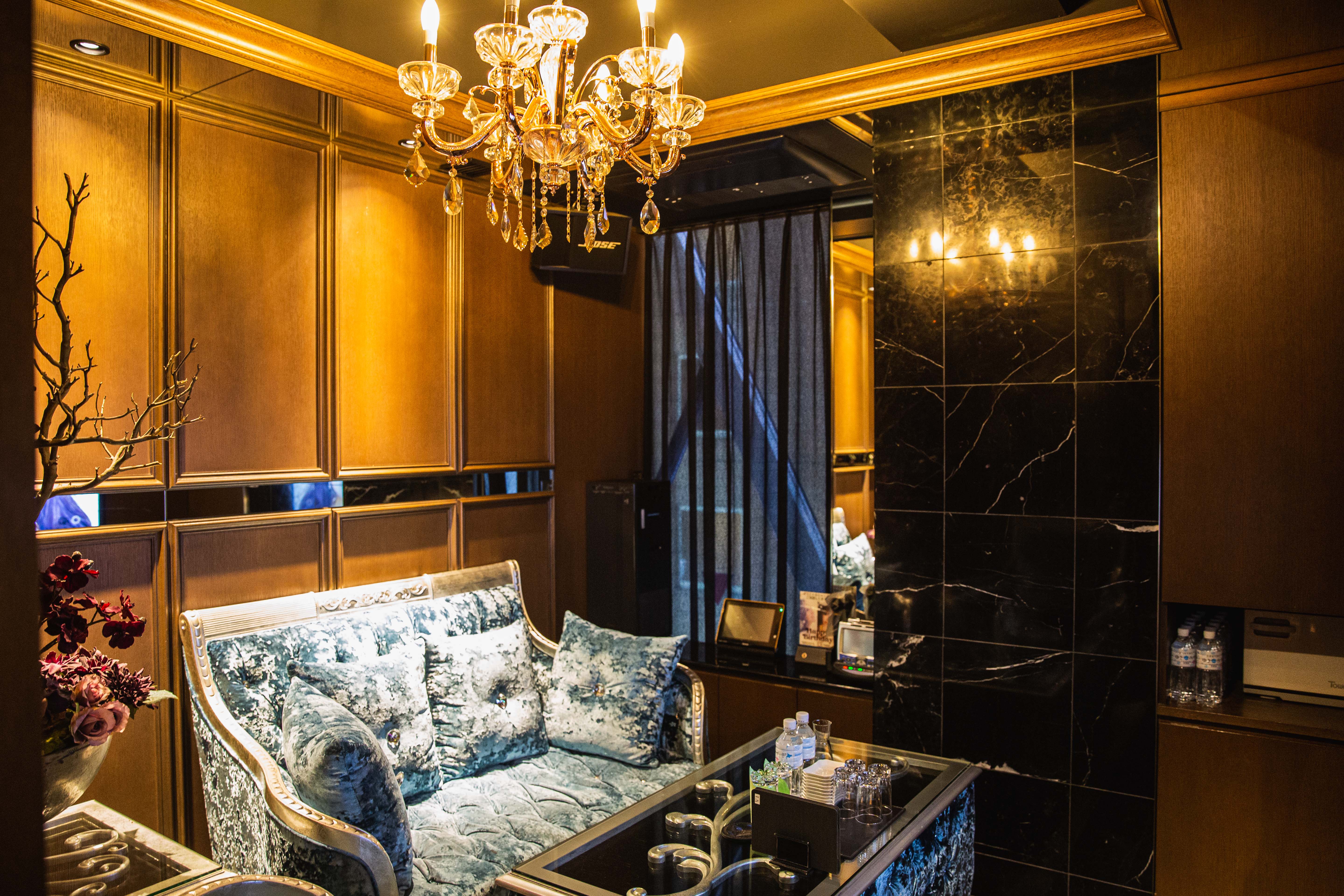 VIP ROOM5